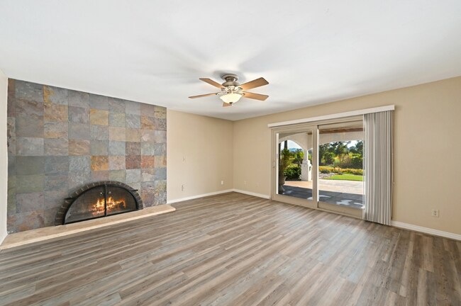 Building Photo - Gorgeous 3BD/3BA Home on a Golf-Course with Expansive Mountain Views! $5,000/mo
