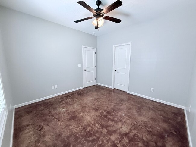 Building Photo - 101 Private Rd 4017