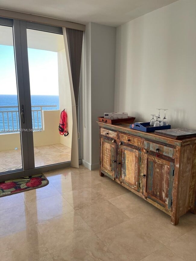 Building Photo - 3180 S Ocean Dr