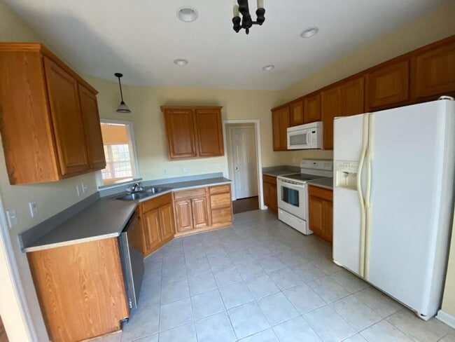 Building Photo - 3 Bedroom 2.5 bath home in Escoba Bay community - Sneads Ferry