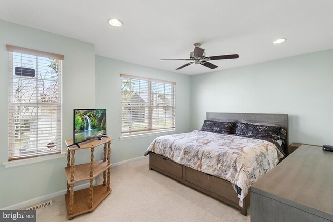 Building Photo - 32 Pebble Beach Ln