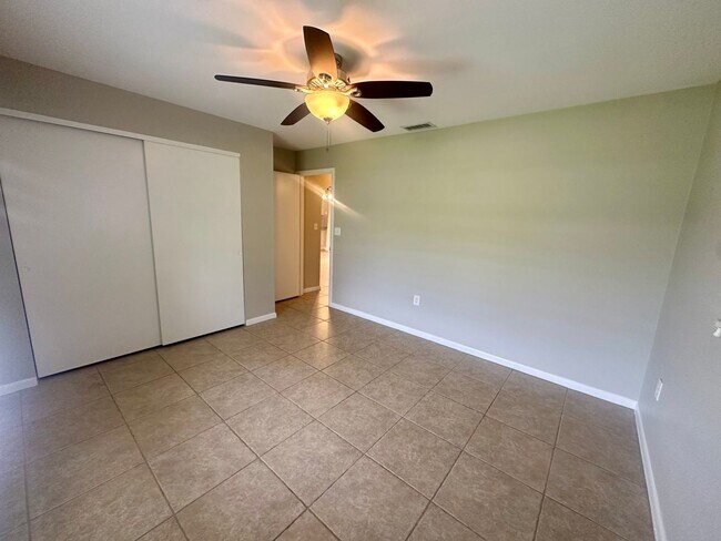 Building Photo - 3 Bedroom/ 2 Bath Fenced in Home for rent ...