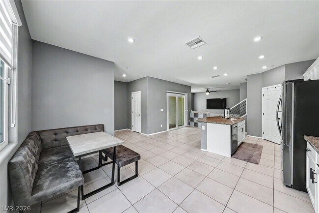 Building Photo - 10634 Sariah Skye Ave