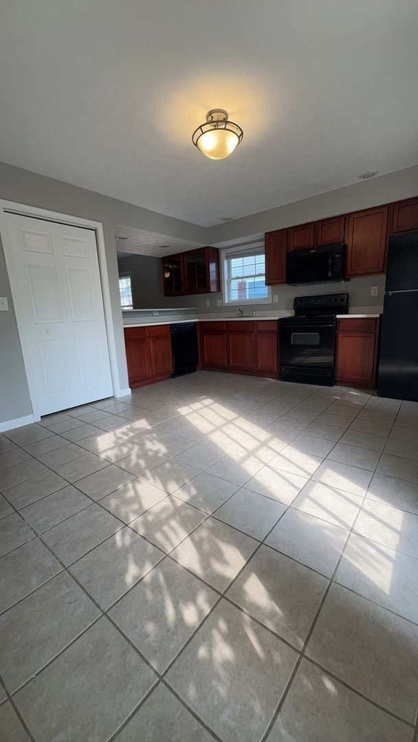 Building Photo - 1327 Cobble Creek Cir