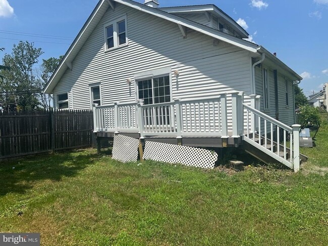 Building Photo - 316 Delsea Dr