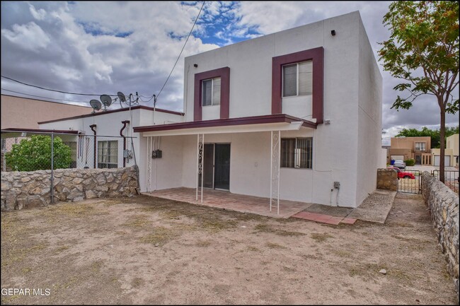 Building Photo - 10415 Ashwood Dr