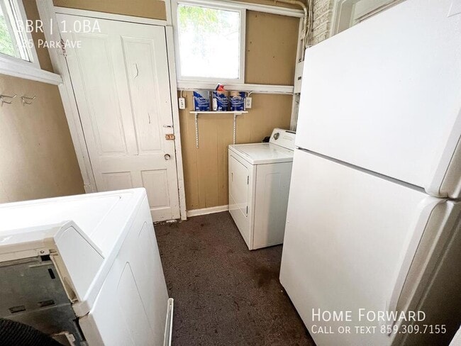 Building Photo - 435 Park Ave