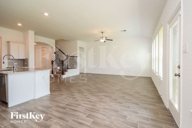 Building Photo - 15122 Arlington Park Ave