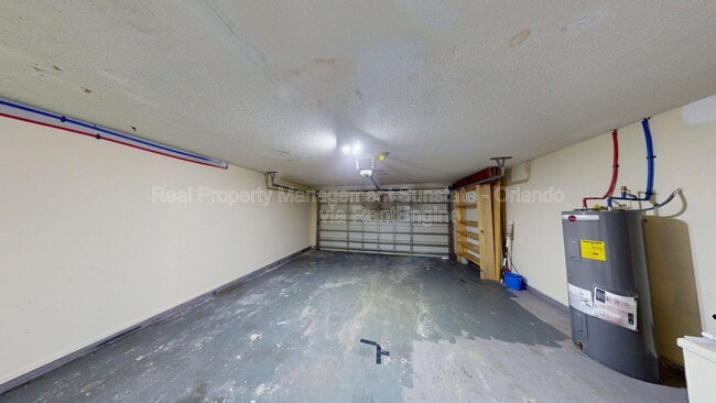 Building Photo - 10025 Creekwater Blvd