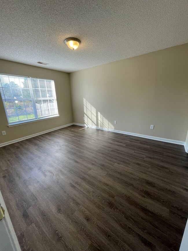 Building Photo - Charming 3-Bedroom Home in Oak Pointe – COMING IN JUNE!!!!!!!!!