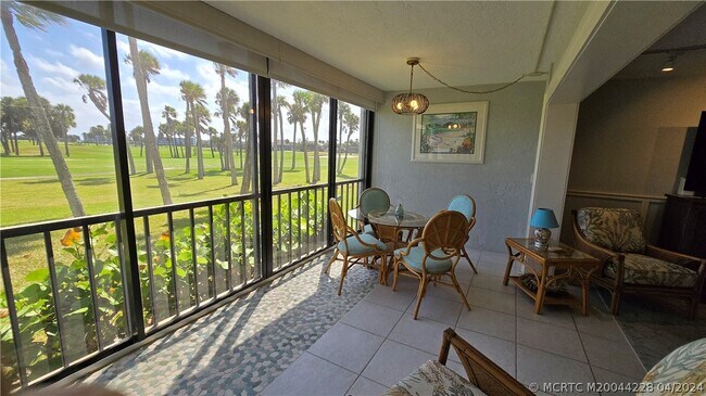 Building Photo - 5565 NE Gulfstream Way