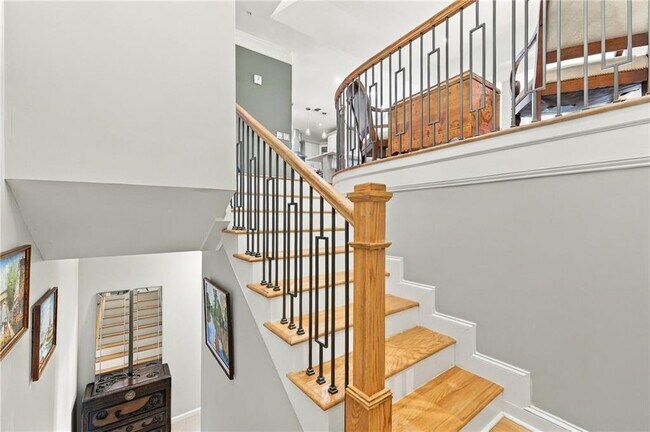 Building Photo - 3334 Peachtree Rd NE