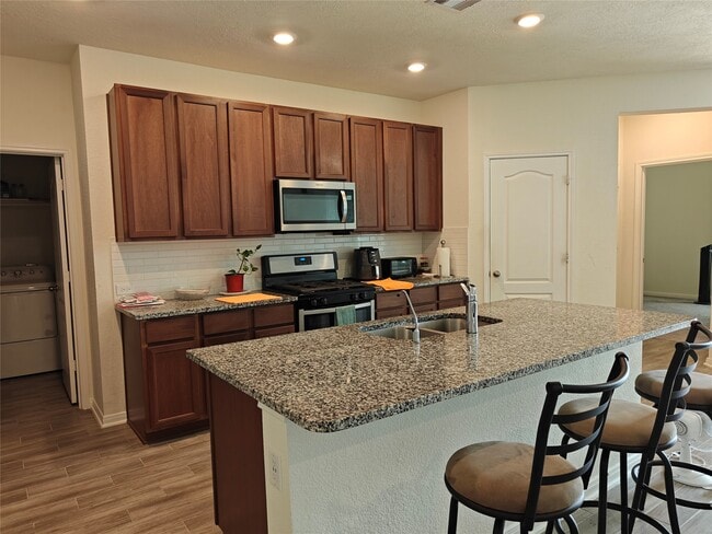 Building Photo - 1270 Glendora Dr