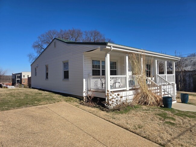 Building Photo - Beautiful Single Family Rental Home - Downtown Washington MO 63090