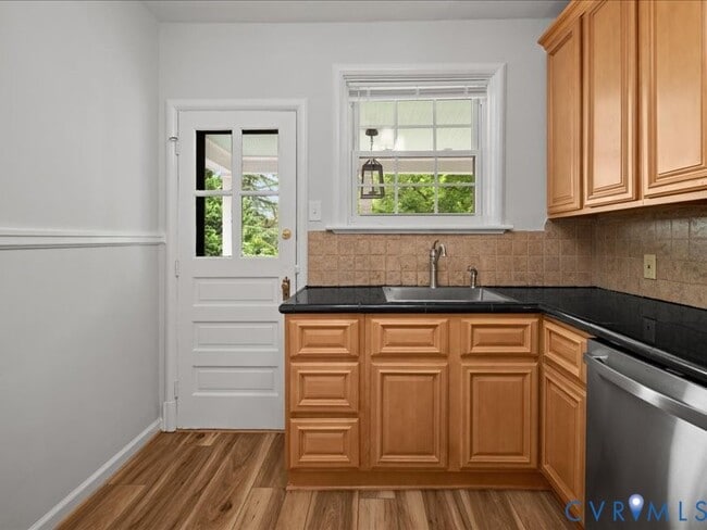 Building Photo - 4416 Bromley Ln