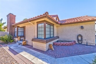 Building Photo - 640 Whispering Palms Dr