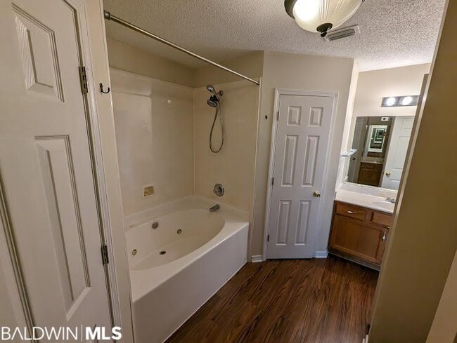 Building Photo - 12971 Labradors Run