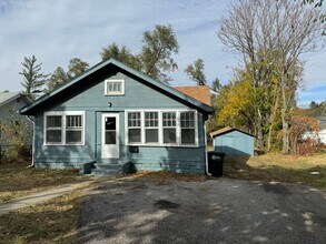 Building Photo - 3 BR, 1 BA off Fontenelle Blvd