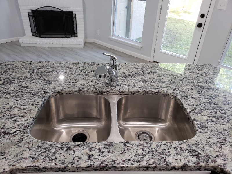 Building Photo - 7576 Windsor Oaks