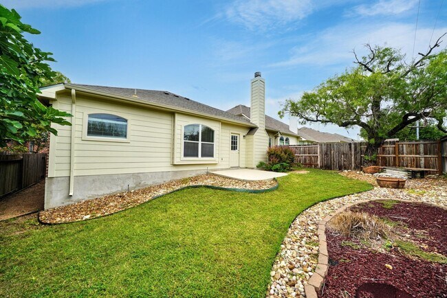 Building Photo - Stunning  Home in the Highly Sought-After ...