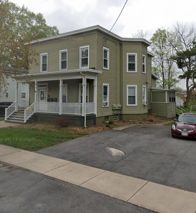 Primary Photo - 22 Grove St