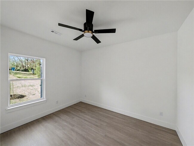 Building Photo - 43 Blairgowrie Dr