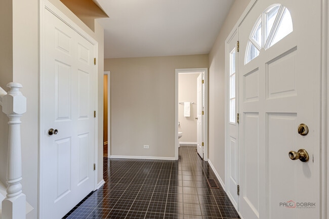Building Photo - 285 Stanton Dr