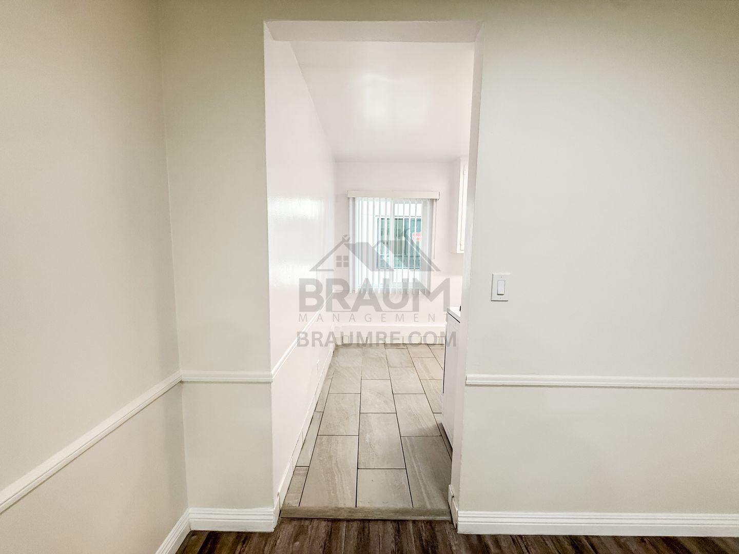 Building Photo - 5917 Laurel Canyon Blvd