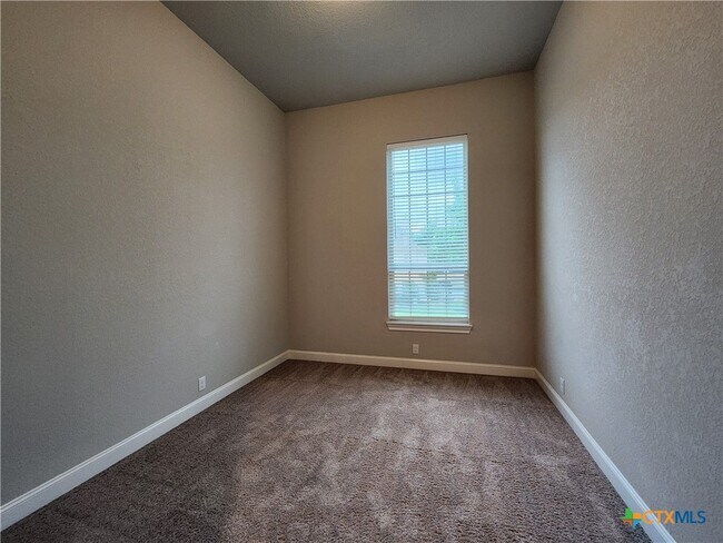 Building Photo - 1113 Carriage Loop