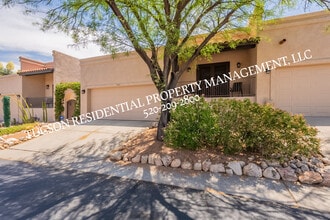 Building Photo - 9876 N Ridge Shadow Pl