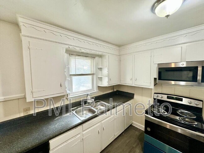 Building Photo - 3727 Maybank St
