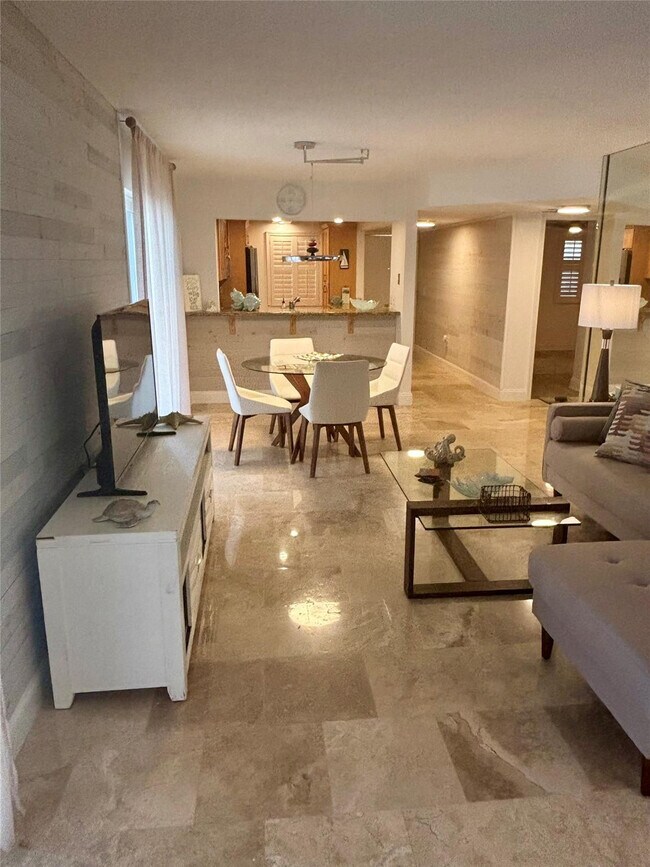 Building Photo - 10980 S Ocean Dr