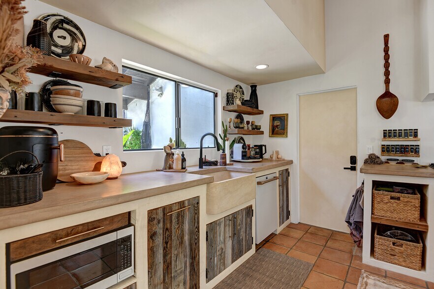 Building Photo - 39540 Kirkwood Ct