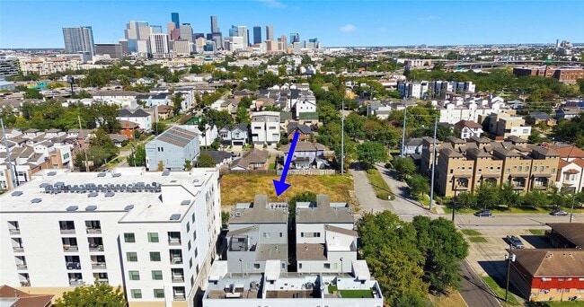 Building Photo - 4704 Crawford St