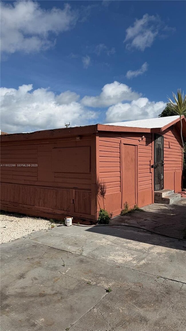 Building Photo - 329 NE 58th St