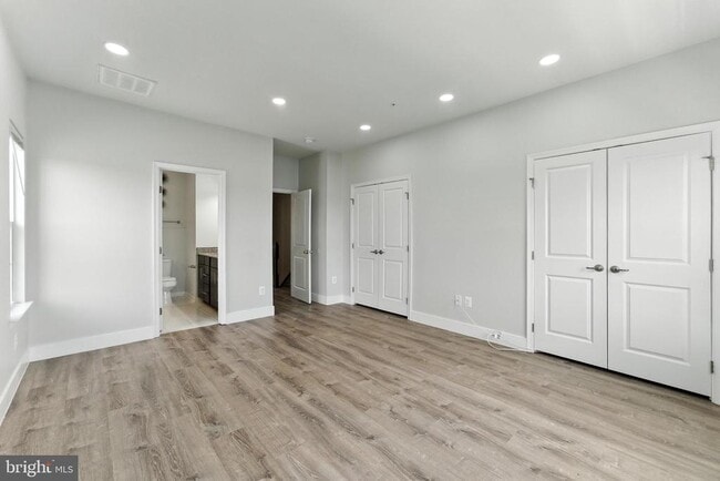 Building Photo - 1111 Trenton Pl SE