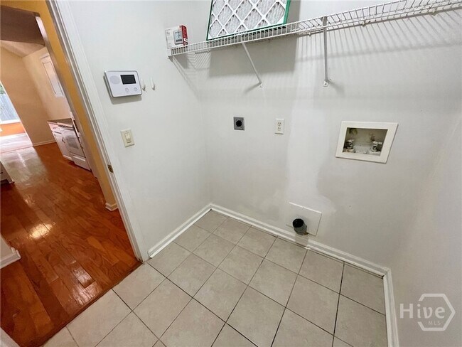 Building Photo - 102 Cormorant Way