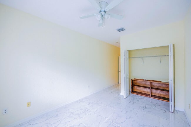 Building Photo - 5441 Via Delray Blvd