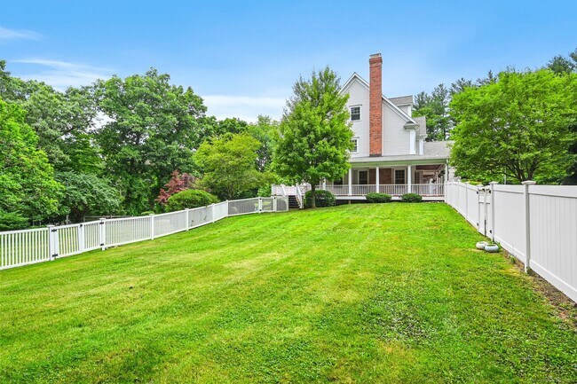 Building Photo - 87 Buckingham Ridge Rd