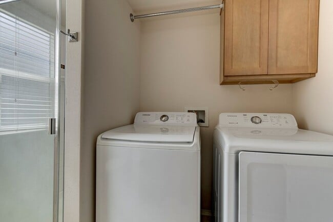 Building Photo - Spacious 2+ Bedroom Home on Corner Lot in ...