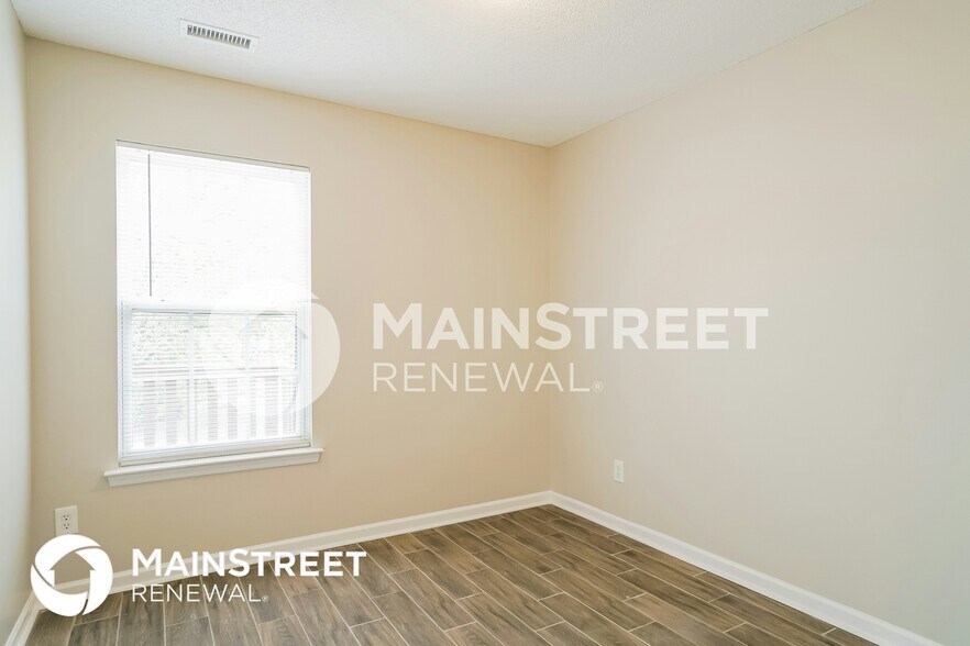 Building Photo - 3603 Thornwood Dr