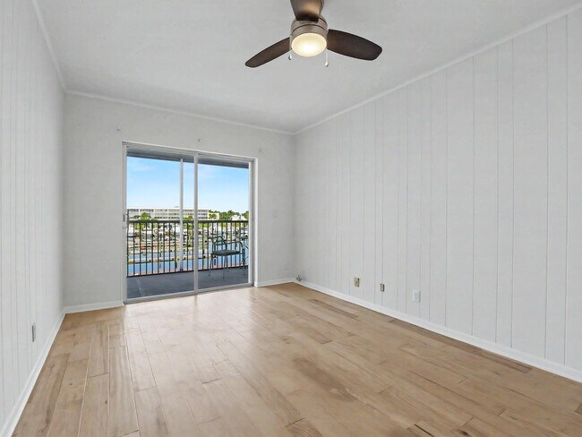 Building Photo - 37 Yacht Club Dr