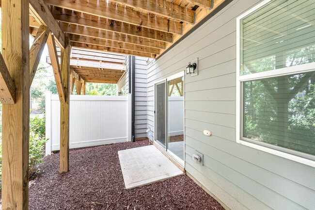 Building Photo - 1106 Kiernan Grove Ln