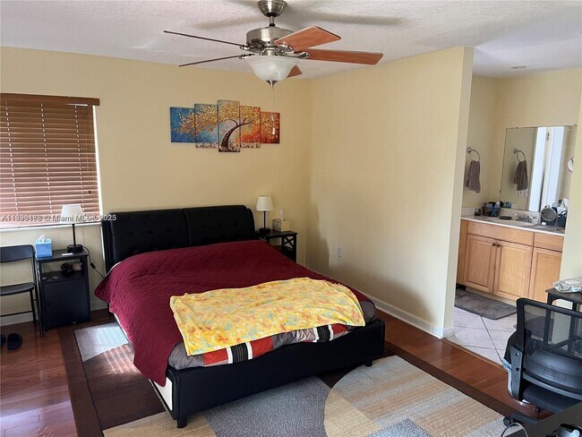 Building Photo - 9691 SW 138th Ave