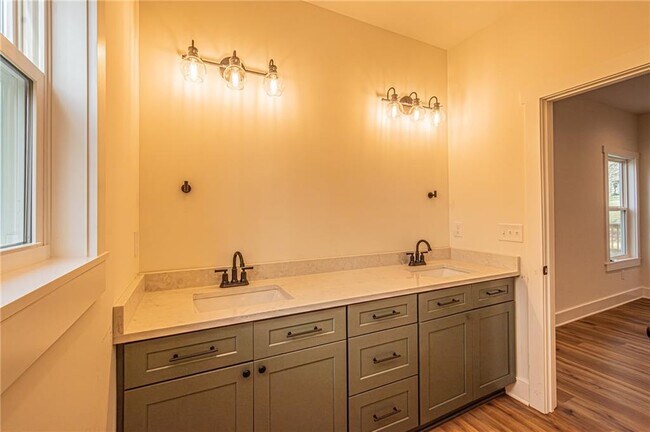 Building Photo - 635 Cane Creek Valley Rd