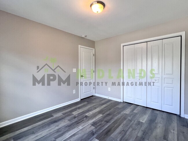 Building Photo - 464 Edenhall Dr
