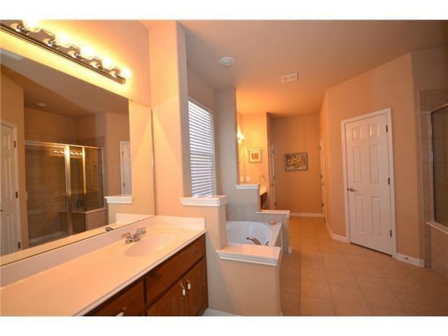 Building Photo - 2411 Stagecoach Bend
