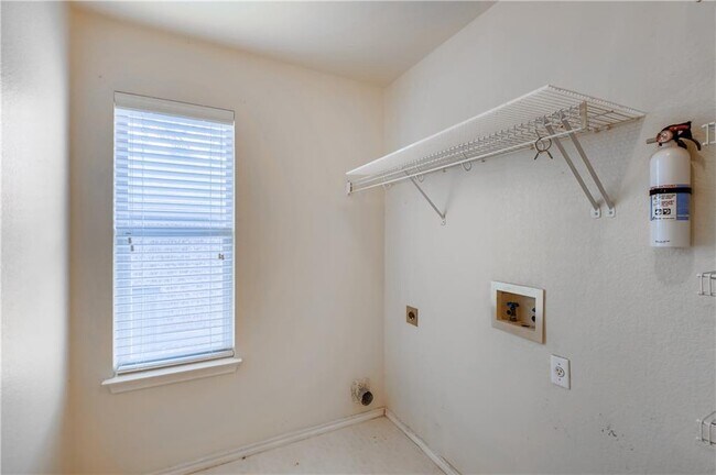 Building Photo - 1504 Julianas Way