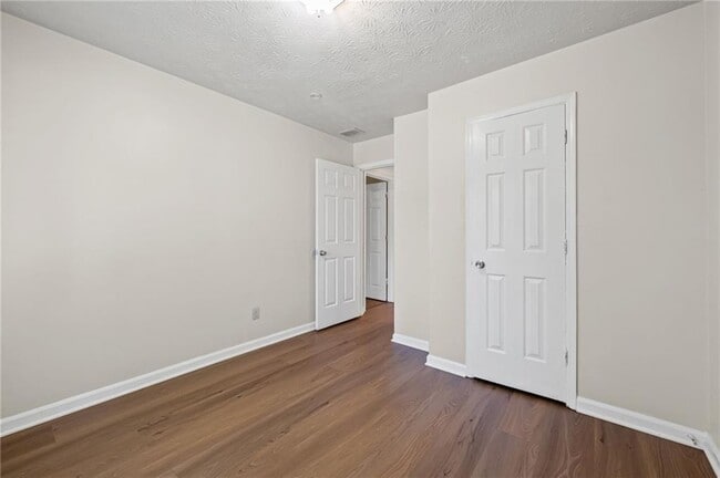 Building Photo - 2122 Fieldstone View Ct SE