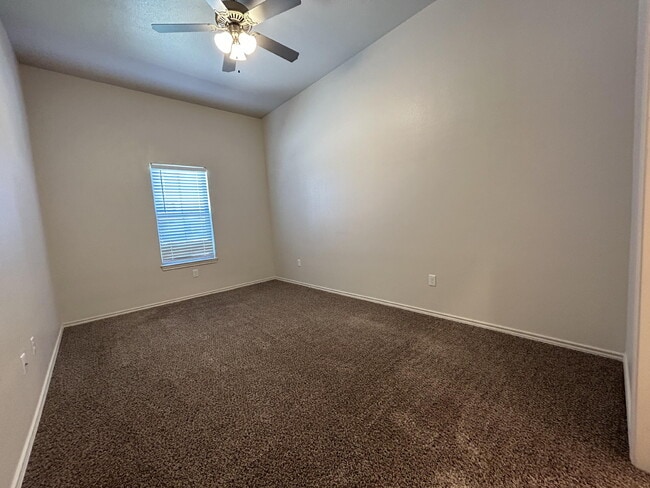 Building Photo - 11620 Evanston Ave